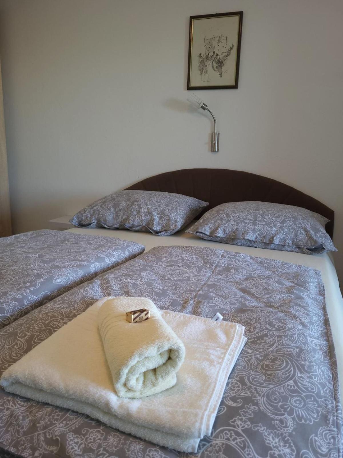 Apartmani Silvana&Vera Senj  Ngoại thất bức ảnh
